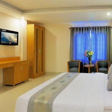 U And Me Hotel Tan Phong エクステリア 写真